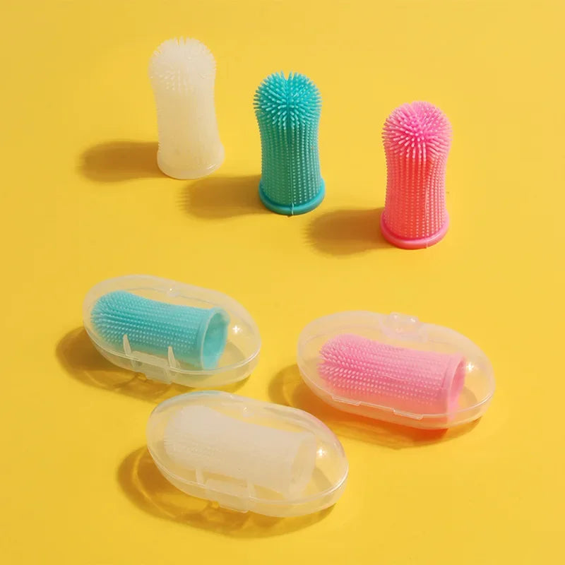 Elevate Your Pet's Dental Care with Our Ultra-Soft Silicone Finger Toothbrush for Dogs and Cats - Non-Toxic, Complete with Storage Case